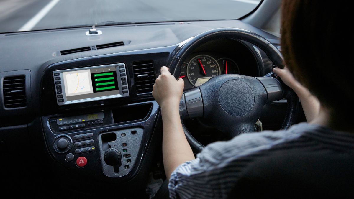 zmiany DVLA dla kierowców w Wielkiej Brytanii Foto: ręce na kierownicy