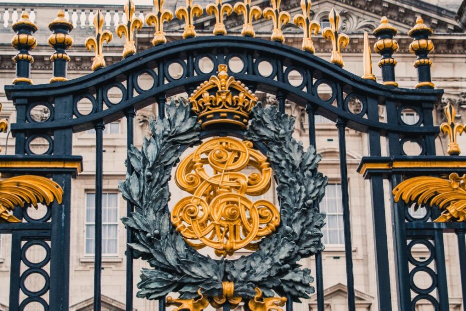 Oto najważniejszy budynek w monarchii Foto: brama Pałacu Buckingham