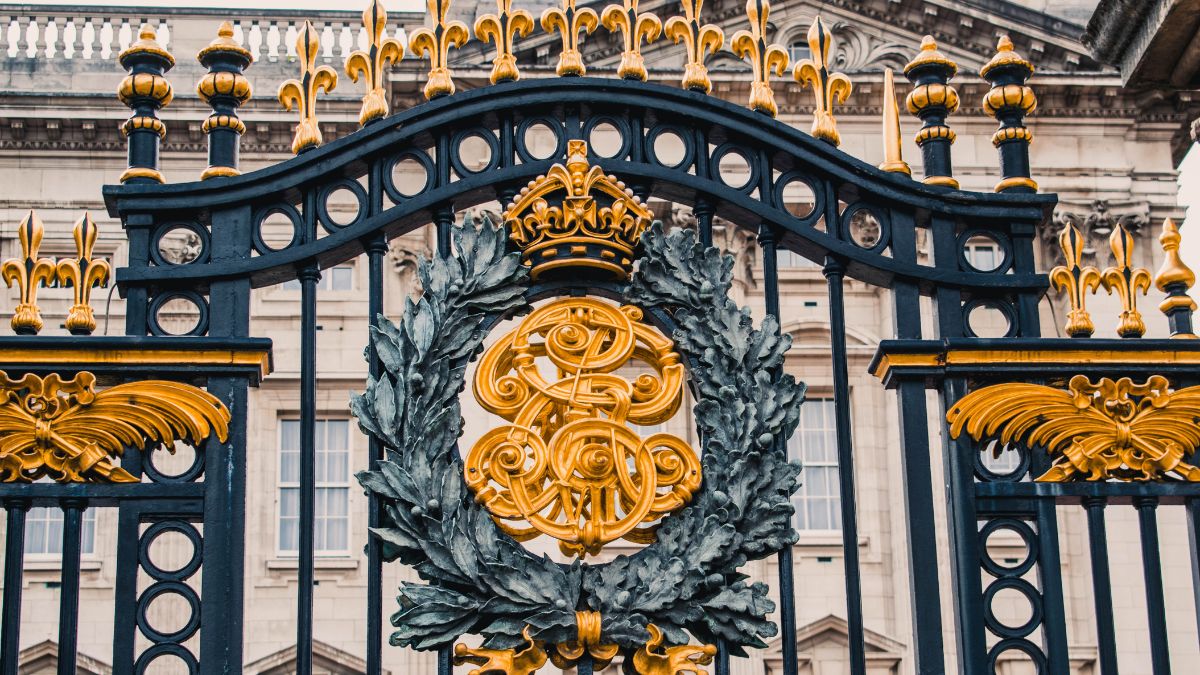 Oto najważniejszy budynek w monarchii Foto: brama Pałacu Buckingham