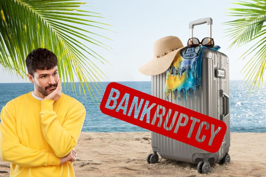 Kolejne brytyjskie biuro podróży upadło Foto: zmartwiony mężczyzna, walizka i napis bankruptcy