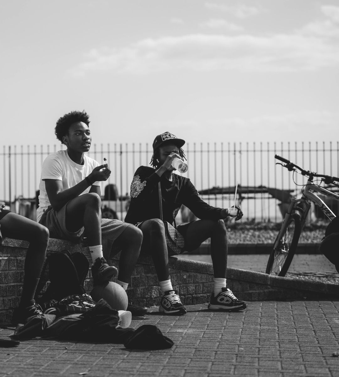 odpowiedzialność rodziców za przestępstwa dzieci w Wielkiej Brytanii Foto: nastolatkowie