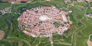 Miasto w kształcie gwiazdy Foto: Palmanova z lotu ptaka