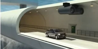 Najdłuższy podwodny tunel w Europie Foto: samochód w tunelu