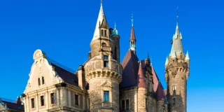 zamek nazywany polskim disneylandem Foto Zamek w Mosznej