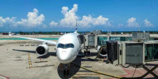 Brytyjska linia lotnicza ogłasza upadłość Foto: samolot na lotnisku