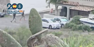 Polak aresztowany na Teneryfie. Hiszpańska policja opublikowała nagranie z zatrzymania mężczyzny, któremu zarzuca się 40 przestępstw.