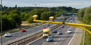 Policja będzie zatrzymywać kierowców do nowego testu Foto: fotoradary na autostradzie w UK