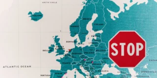 gdzie występuje odra w Europie Foto: mapa Europy i znak stop